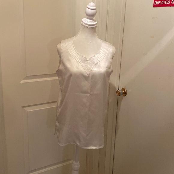 Ladies silky top - Picture 1 of 3